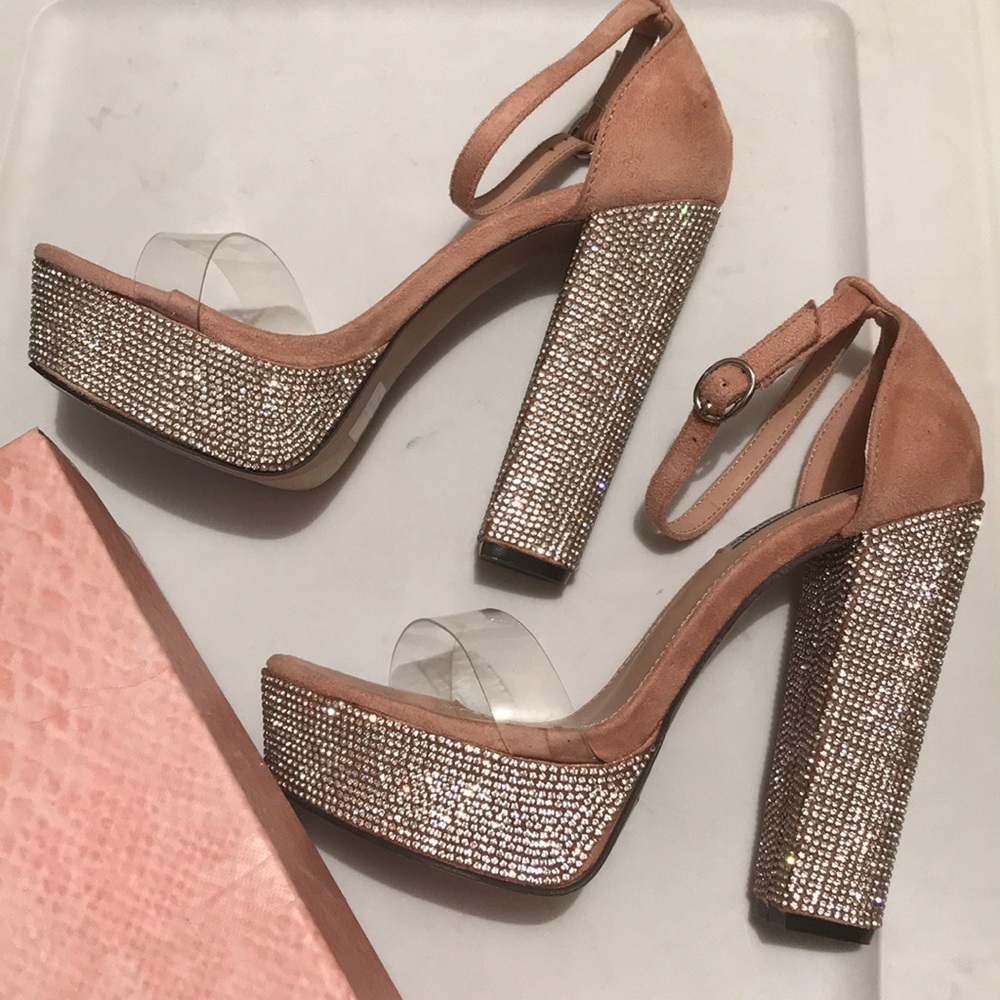 CAPE ROBBIN HIGH HEELS